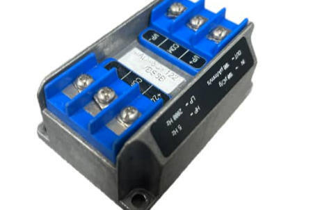 IPC704 244-704-000-042 A1-B03-C100-D100-E5-F2000-G0-H0-I0 Piezoelectric charge signal conditioner for bearing housing vibration velocity measurement 