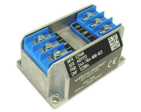 IPC704 244-704-000-042 A1-B03-C100-D100-E5-F2000-G0-H0-I0 Piezoelectric charge signal conditioner for bearing housing vibration velocity measurement 